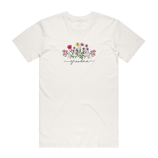 Grandma (Flowers) - Mum T-Shirt - Natural